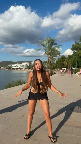 Unexpected minge in Ibiza x