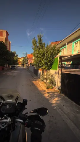 Renkli sokakların, karanlık evleri.. #yunuslar #yunuspolisi #polis #yunuspolis #türkiye 