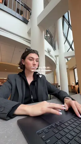 back with another school vlog 🤍 my days lately have been powered by Comet, the new web browser by @Perplexity #cometpartner 