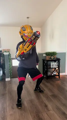 I become bumblebee #transformers #bumblebee #cosplay #cosplayer 