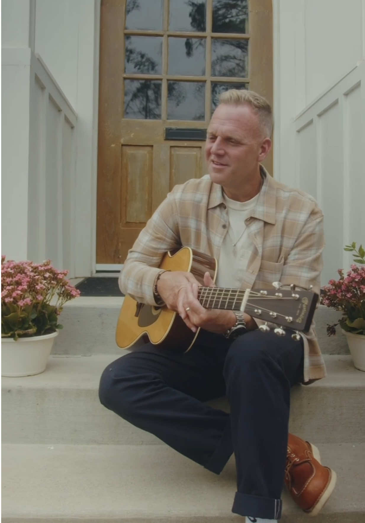 No matter what this world brings…my hope is secure. I just want to be with Jesus. #christiantiktok #christianmusic #jesus 