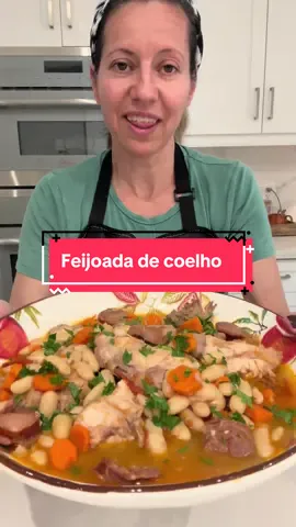 Hojé deixo aqui está receita de feijoada de coelho que é muito boa🥰receita e o passo a passo está no video muito Obrigado 🥰🙏.                                                       #feijoadadecoelho#feijoadaàportuguesa #receitafacil #receitacomfeijao #foryou 