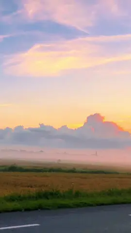 Bình Minh thật là Thơ mông biết tả sao bh khi mà vừa đẹp lại vừa bình yên 