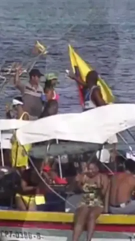 Se Le Moja La Canoa - Los Embajadores Vallenatos 