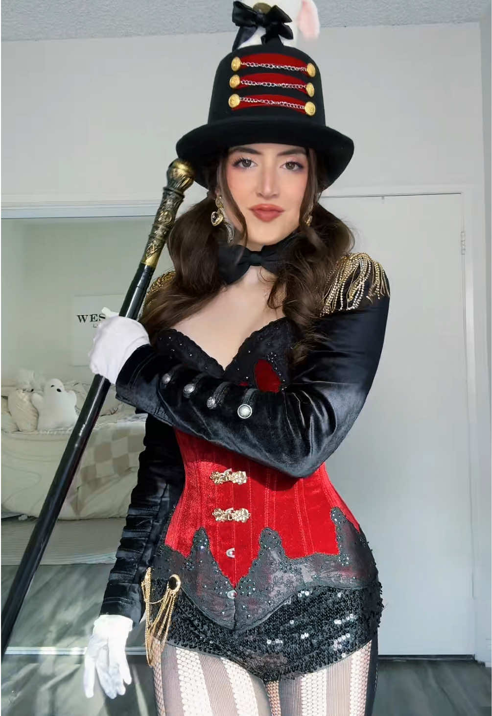 This costume feels very Sabrina coded AND I LOVE IT ♥️ just finished filming tmrw’s costume so stay tuned hehe #notsophiesilva #halloween #halloweencostume #costumeideas #ringmaster #circus ringmaster costume  