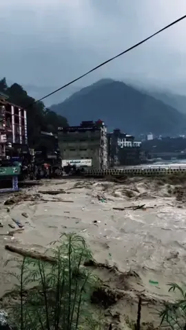 नेपालमा आरी घोप्टे वर्षा हुने भएकोले सबैजना सतर्क रहनुहोला