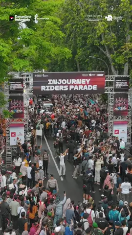 🏍️ Jalanan Mataram berubah jadi lautan fans! Riders Parade Pertamina Grand Prix of Indonesia 2025 disambut meriah dengan antusiasme tanpa henti. Dari sorakan, bendera, sampai senyum para fans—semua jadi bagian dari euforia menuju Mandalika. 🏁✨ 📅 3–5 October 2025 | Pertamina Mandalika International Circuit #MandalikaCircuit #SirkuitMandalika #PertaminaGrandPrixOfIndonesia #burnthelimit #indonesiangp #motogp #motogp2025 