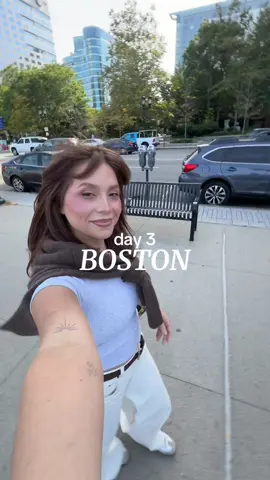 Last day in Boston yesterday! More relaxed day, did some shopping and headed to seaport to roam around! Went to the Boston tea party museum and that was so neat and so funny given today’s political climate. Had an easy going day and went back to the hotel early to pack up our crap! Lol BOSTON I LOVE YOU #bostontrip #travelvlogs #spendthedaywithme #dayinthelife 