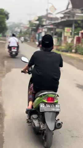 Jalan jalan pagi ke sekitar pondok #gusiqdammuhammad 