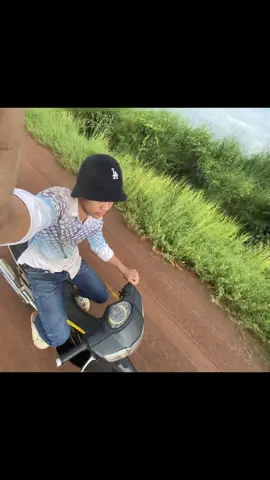 ✌️🇰🇭🦅