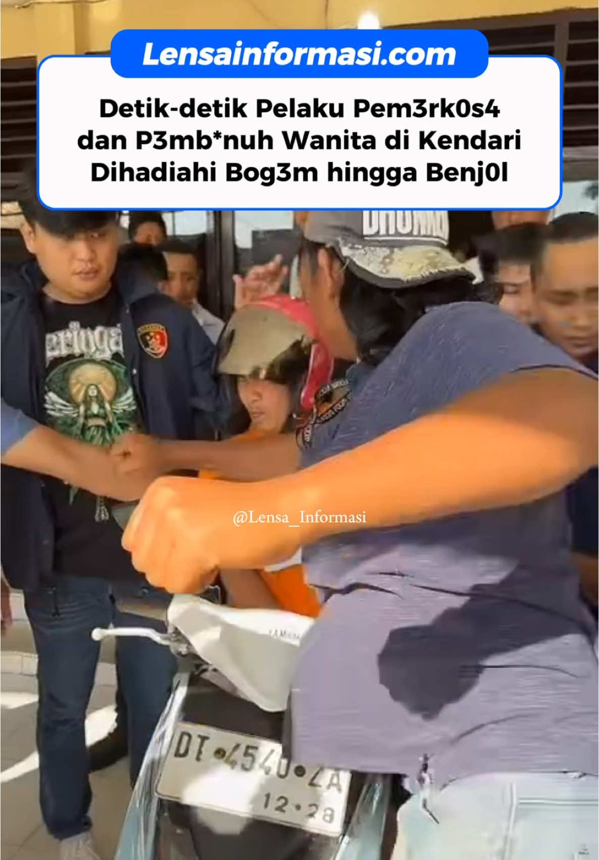 Luapan emosi dari keluarga mendiang Anty Inawade (59) korban Pem3rkos4an dan p3mbunuh4n tak terbendung saat aparat menggelar rekonstruksi atau simulasi peristiwa di Mapolresta Kendari, pada Rabu 1 Oktober 2025. Saat rekonstruksi berlangsung, tiba-tiba seorang pria melayangkan pukulannya mengarah ke wajah sang pelaku Usman. Sontak aksi tersebut membuat heboh suasana rekonstruksi. Wajah pelaku seketika terlihat benjol hingga mengeluarkan d4rah. Namun hal itu dianggap tak sebanding dengan perlakuan kejinya. Untuk diketahui, Peristiwa tragis tersebut terjadi pada Selasa 1 Juli 2025 sekitar pukul 08.30 WITA, di rumah korban Anty Inawade yang berada di Kelurahan Korumba, Kecamatan Mandonga, Kota Kendari, Sulawesi Tenggara. #kriminal #kendari #sulawesitenggara #polrestakendari #fyp 