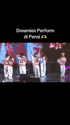 NCT Dream beneran kaya kating yang lagi pensi pas 17an wkwkwkwk 🤭 cr. all owner thank you 🫶 #nct #nctdream #merahputih #pensi #festival 