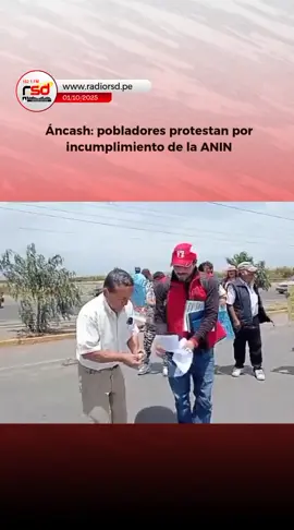 🔴 #RSD | Un grupo de moradores del pueblo joven Primero de Mayo realizó una protesta en el puente del río Lacramarca, en la avenida Pardo, en Nuevo Chimbote, debido a que la obra de defensas ribereñas permanece paralizada desde agosto, pese a que la Autoridad Nacional de Infraestructura (ANIN) había asegurado que los trabajos se retomarían a mediados de septiembre. Durante la manifestación, los pobladores bloquearon por momentos el puente y quemaron las actas firmadas por la ANIN en las que se comprometía a reanudar la obra en septiembre.