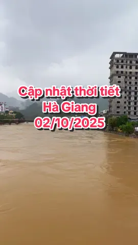 Cập nhật ngắn gọn thời tiết du lịch Hà Giang ngày 02/10/2025 🌧️🌧️🌧️🌧️🌧️🌧️🌧️🌧️🌧️ • Ban ngày: Trời có mưa, nhiệt độ cao nhất khoảng 30 °C.   • Buổi tối: Trời nhiều mây, tiếp tục có mưa nhẹ, nhiệt độ khoảng 25 °C.   Khu vực Đồng Văn & vùng núi cao • Sáng sớm: mưa nhẹ nhiều khả năng xuất hiện, trời âm u. • Chiều tối: mưa rào và dông cục bộ có thể xảy ra, đường đèo dễ trơn. ⚠ Cảnh báo & lưu ý an toàn • Mưa có thể đi kèm dông — nên mang áo mưa, tránh trú dưới cây cao hoặc mái tôn không chắc. • Đường đèo trơn trượt sau mưa — di chuyển chậm, giày bám tốt. • Tầm nhìn giảm khi mưa — lái xe nên bật đèn và giữ khoảng cách an toàn. 🧭 Gợi ý cho du khách hôm nay Nước lũ tại Hà Giang đã bắt đầu rút tuy nhiên mọi thứ sẽ cần thời gian để trở lại hoạt động một cách tốt nhất 😢 nếu lên kế hoạch du lịch các bạn có thể lùi lại một vài ngày thì sẽ an toàn nhé ❤️ #h#hagiangt#thoitiethagiangt#traveltiktokh#hagianglooph#hagianghere