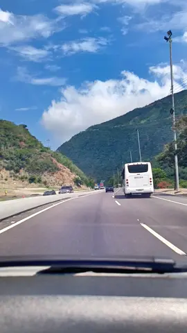 #Paisaje #salsabaul #marianocivico #venezuela  Caracas-LaGuaira 😎