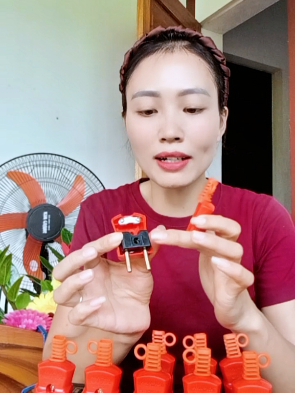 trong gia đình mà sử dụng như cái dòng máy thiết bị điện công suất lớn thì anh chị em mình có thể tham khảo ngay dòng phích cắm chịu tải chịu nhiệt công suất 3000 w của nhà hinoki đấy nhá sử dụng an toàn#phichcamchiutaihinoki #phichcamchiutai #phichcamdien #_phamha2 