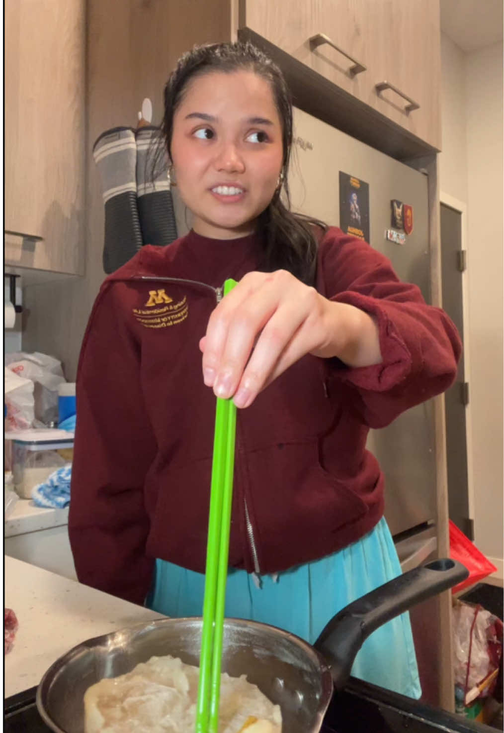I like analyzing my frozen pho popsicle before cooking it lol #pho #frozenpho #cookwithme #mykimnguyen #cooking 