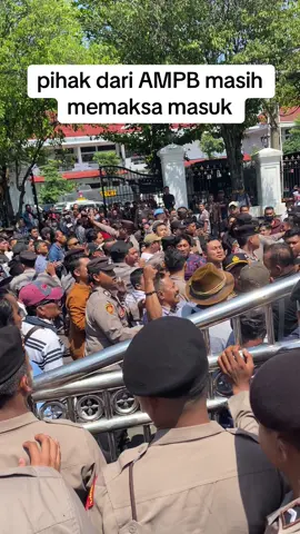 pihak ampb masih memasksa masuk tetepi langsung di hadang oleh warga #wonglucunepati #info #pati #wargapati #pansus