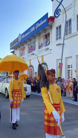 Raja Muda Selangor, Tengku Amir Shah kini sah bergelar suami kepada Cik Afzaa Fadini Abdul Aziz! Majlis nikah berlangsung secara tertutup di Masjid Istana Diraja, Klang ✨ 🕙 Tepat jam 10.05 pagi, kedengaran 11 das tembakan meriam 🎆 — tanda rasmi pasangan diraja ini sudah sah diijabkabulkan. Semoga pasangan diraja ini diberkati dan kekal bahagia hingga ke akhir hayat ❤️ #rajamudaselangor 