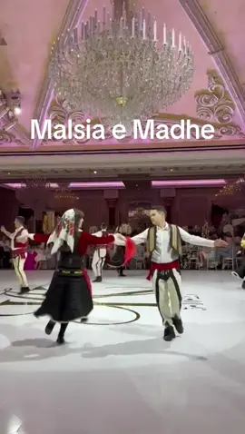 Dasma shqiptare ne new york #grupinoraekelmendit #albaniandance #dancer #viral #fyp 