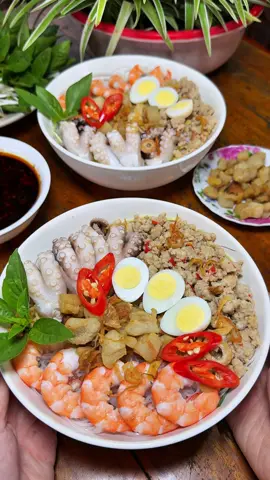 Hủ tiếu mì trộn hải sản #xuhuong #behaimientay 