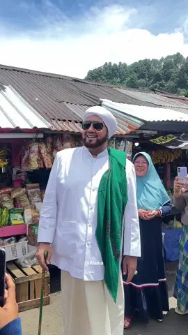 masyaa Allah tabarokallah kedatangan rombongan Habib syech di terminal 1 wisata guci😍 #habibsyechabdulqodirassegaf #wisataguci #infowisataguci #habibsyech 
