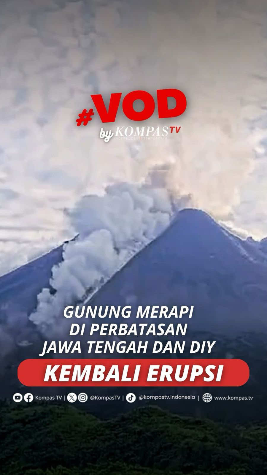Gunung Merapi kembali mengeluarkan guguran lava dan awan panas pada Kamis, 2 Oktober 2025 hingga 2,5 km ke arah Sungai Boyong, Sleman, DIY. Gunung Merapi dilaporkan berada di level III atau siaga.  Masyarakat yang berada di radius 5 km tidak diperkenankan melakukan aktivitas. Tuliskan komentarmu dan dapatkan berita terkini lainnya di www.kompas.tv serta youtube.com/kompastv #VODKompasTV