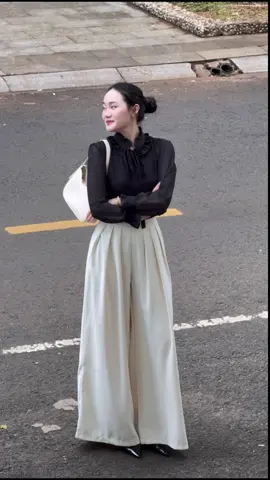 Tôi sau 8 tiếng làm việc, vì vẫn đẹp gái nên thấy không mệt lắm 😎 #viral #outfit 