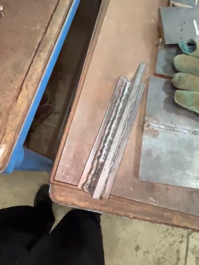 #4upage #welder @𝒻𝒶𝒽𝒶 