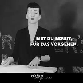 Er pirscht sich leise und unbemerkt an dich heran, hat dich bereits analysiert, bevor du überhaupt von seiner Existenz weißt, und nutzt deinen schwächsten Moment aus, um die Falle zuschnappen zu lassen. Ein Trickser geht dabei besonders perfide vor, und meist merkst du es erst, wenn es schon zu spät ist. Wurdest du bereits mit einer solchen Situation konfrontiert oder befindest du dich vielleicht gerade mitten in einer solchen falschen Verführung? Dann schaue dir unbedingt das folgende Video an.  #tatort #truecrimecommunity #crime #truecrime #profiler #profilersuzanne