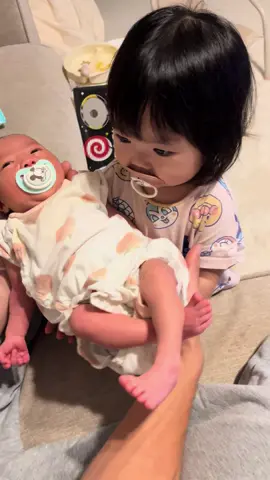 抱っこしたい長女 #年子 #年子姉妹 #年子姉妹の日常 #年子ママ 