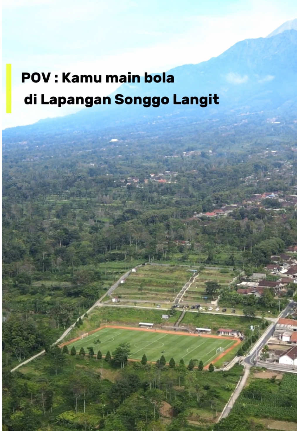 Se cantik ituu view lapangan songgo langit, yuk gas booking sekarang🔥 #sewalapangan #lapanganbola #view #lestarindo_soccerfield #lestarindo_funfootball 