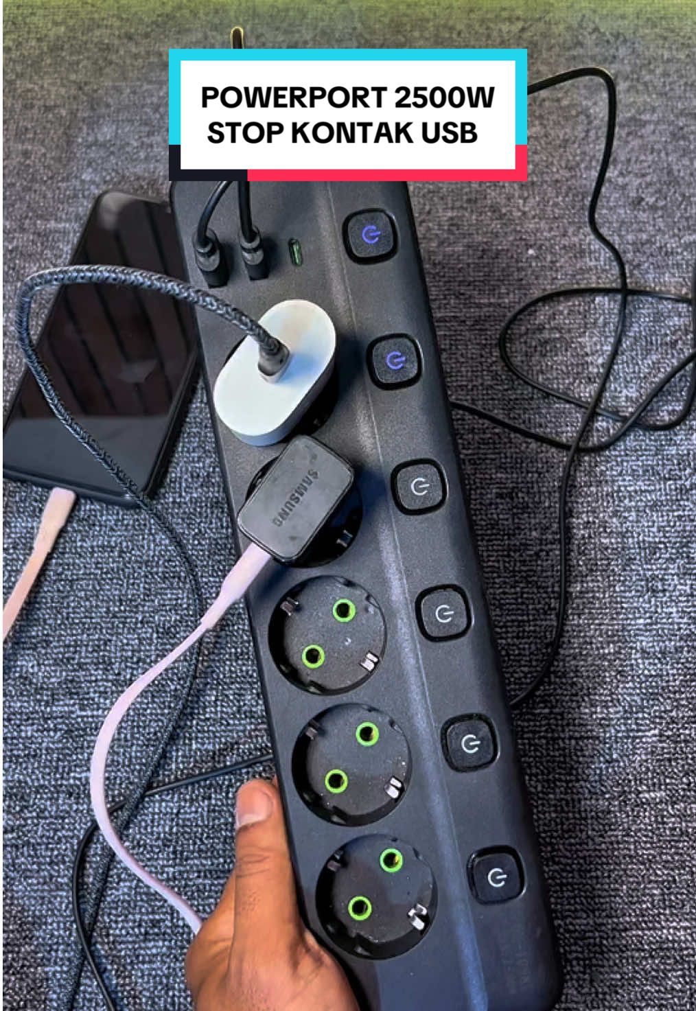 Membalas @Agus Supriyono  PowerPort 2500W Stop Kontak USB ⚡ solusi praktis & aman untuk rumah & kantor. Dengan bahan tahan api, panjang kabel 2 meter, serta colokan lengkap 2 USB + 1 Type-C, bikin semua perangkat bisa dicas sekaligus. Stop kontak ini juga punya saklar on/off terpisah di tiap colokan, bikin lebih hemat listrik & aman dari korslet.  #stopkontak #stopkontakusb #powerport #powerport2500w #stopkontakaman 