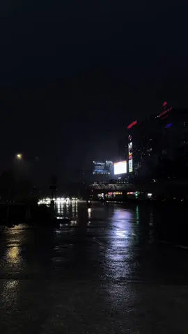 Khi người ta yêu là người ta muốn ở lại, không ai muốn yêu để đi hết, nên như ai đó muốn  đi thì chắc chắn phải có lý do…