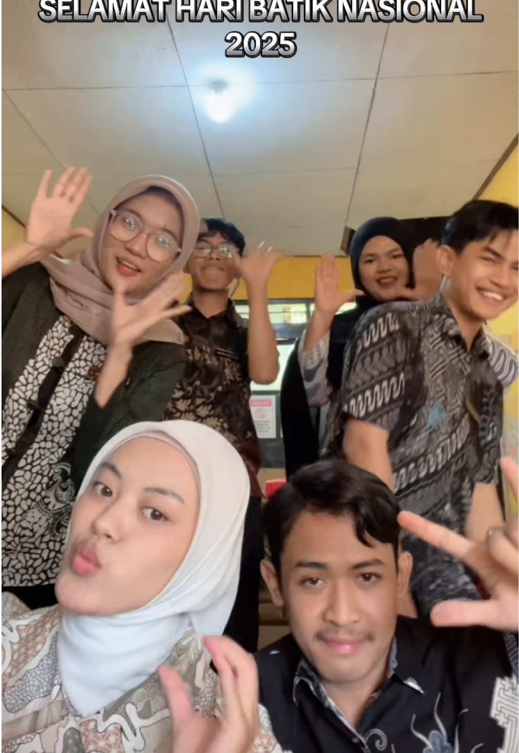 selamat hari batik nasional😍