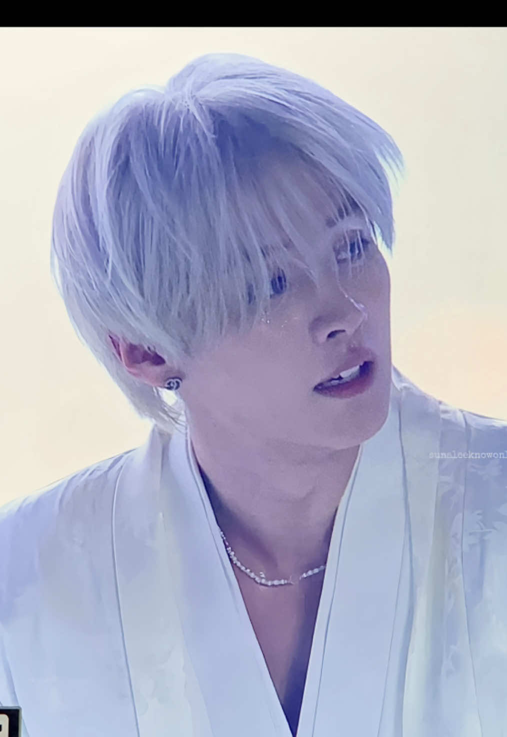 how do i recover from this fancam #straykids #leeknow #leeminho 