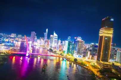Cảng Ba Son lung linh về đêm.#benbachdang #caubason #tphcm #saigon #saigonmarina 
