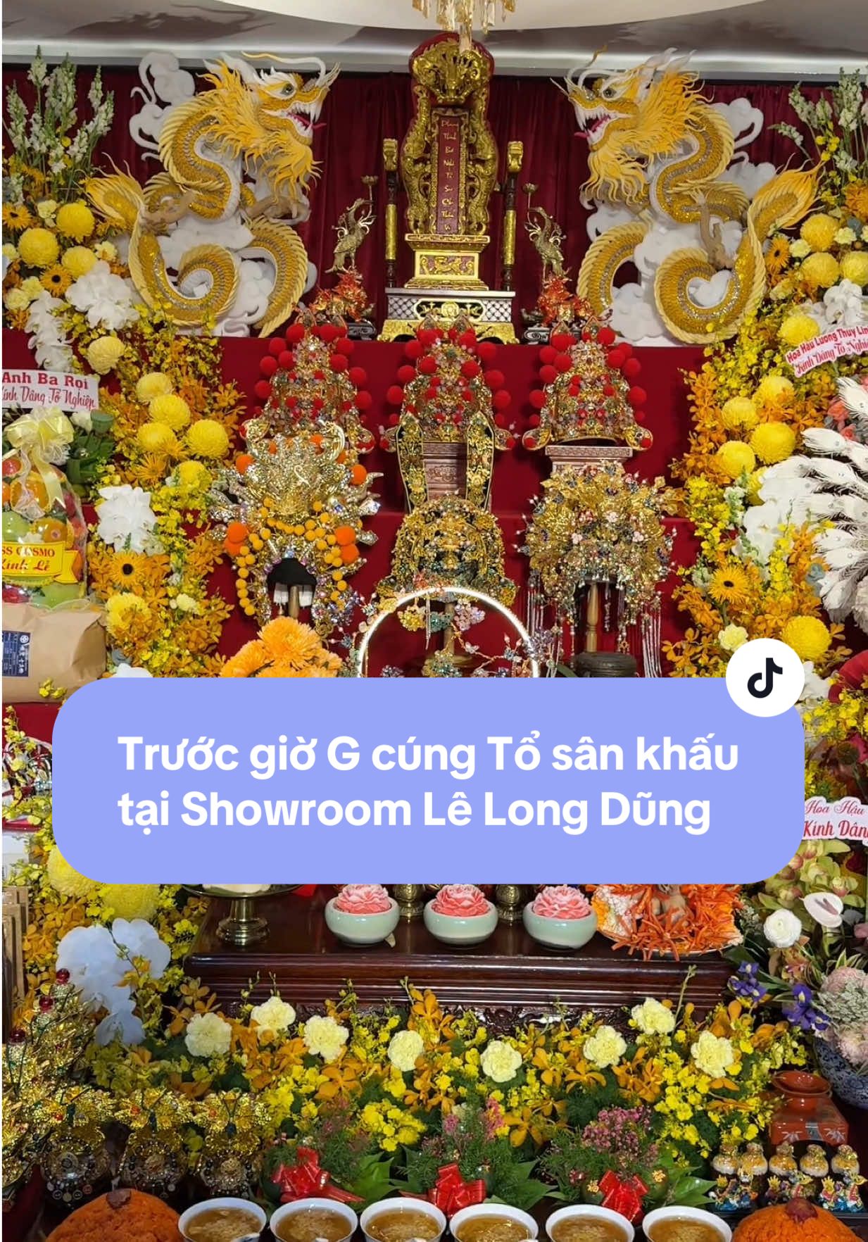 Trước giờ G cúng Tổ sân khấu tại Showroom Lê Long Dũng #LeLongDung #VuThuPhuong #GioTo #GioToSanKhau #goldenerabylelongdung 