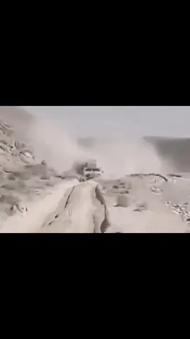 # اموت عله الساتر للبيت ماريد ارجع  البدله بيها تراب انصار الامام الحسين الشهيد المظلوم مات عطشان واني عله الساتر اموت عريان 💔✨