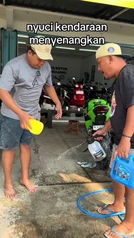 cuci motor kok pakek sabun cuci piring #rayamotor #fyp #cucikendaraan 