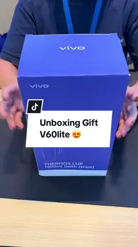 Unboxing Gift V60lite 😍 yuk buruan PO vivo v60lite sekarang juga 💃🏻💃🏻💃🏻 #v60litestyle #vivowewow #vivov60lite #gayaongameon @vivo Campus Indonesia 