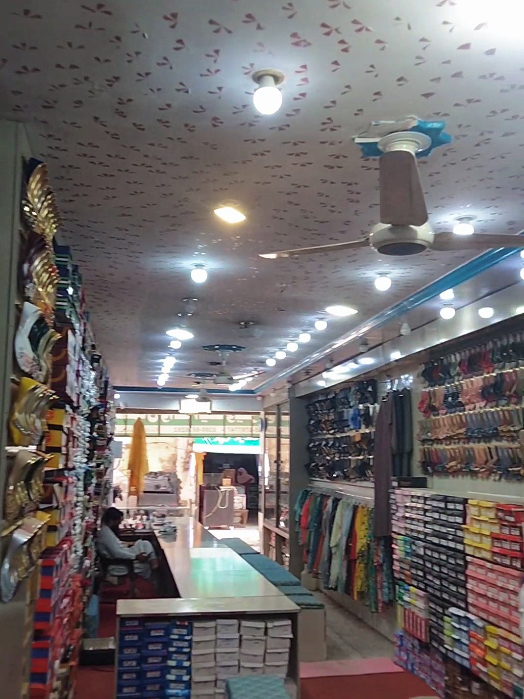 Usman Walk & Wear 😍( Rail bazar no 2 Mamukanjan ) #marth #bilalfakhar #marth #bilalmarth7 