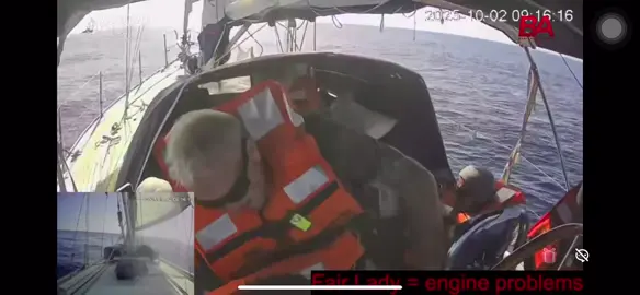 Rakaman suara jelas ; Detik dan perkongsian terakhir Tuan Haji Zainal (Kapal Fairlady) yg bersamanya ad ust mad kecik, sebelum di intercept tentera isewell, (4 kapal yg mendatang) device offline #globalsumudflotilla #flotilla #malaysia 