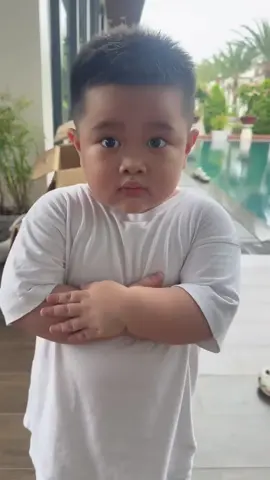 Ko đi coi vàng nữa nha .... ko có tiền mà giá vàng lên xuống đều biết #kuphindepzai #leduongbaolam #kuphin #quynhquynh #xuhuong #fyp #viral 