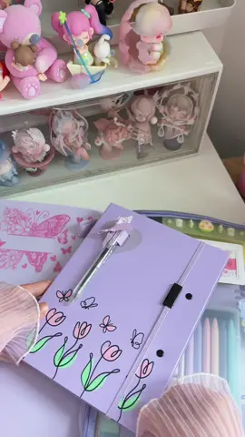 Purple lovers, this one’s for you 💜 Foldable clipboard now in purple!  #foldableclipboard #clipboard #fileorganizer #schoolsupplies #stationery 