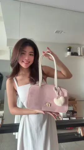 pretty in pink 🎀💞  #mossdoom #pink #bag 