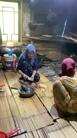 minta di bikinin seblak lagi cenah#fyp #gadisdesa #cianjurselatan #suasanadikampung 