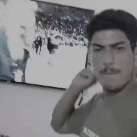حته الخرس يضحك عليكم 😂 #تيم_بــيــلــي✮ #الملكي_سيد_اوروبا🔥🇪🇸 #بيليجهام_اسطورة_مدريد👑🔥 #15دوري_ابطال_اوروبا🏆❤️ #الشعب_الصيني_ماله_حل😂😂 