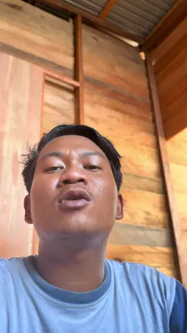 Emosiku tergantung duwit
