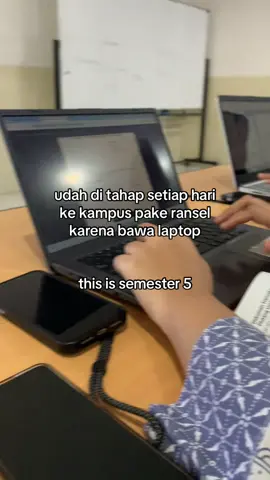 padahal maba-semester 4 masih nenteng totebag #semester5 #mahasiswaakhir #metopen #praktikum #fyp 